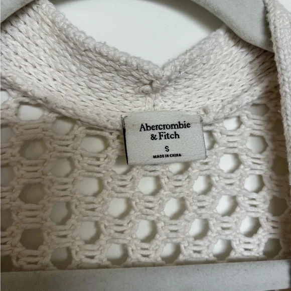 Open-Knit Cream Abercrombie Sweater - Picture 4 of 5